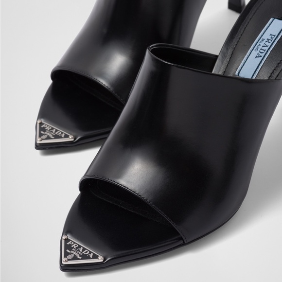 Like new Prada Brushed Leather Pointy-toe Sandal 40.5 $1,295 - Picture 2 of 15
